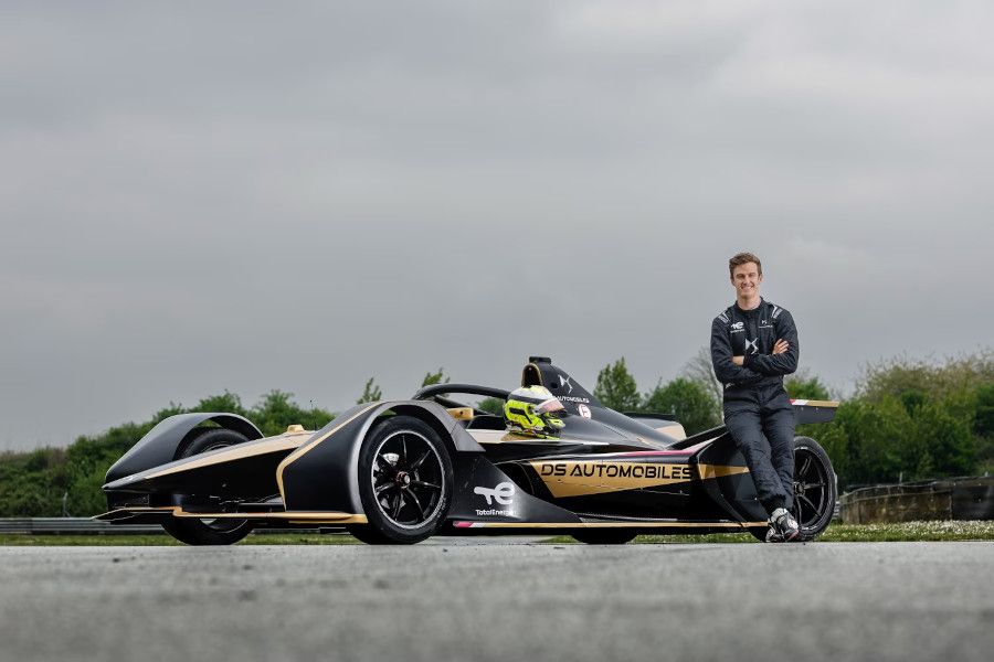 Théo Pourchaire řídí vůz DS Formule E!