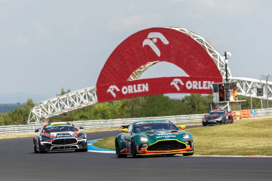 Závodní víkend Racing Journal Speed Fest v Mostě přilákal 12,5 tisíce diváků a přinesl napínavé závody i domácí úspěchy