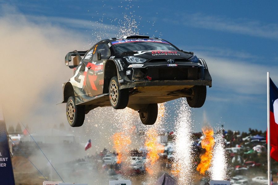 Chilská rallye: Ogier v čele dalšího doublu, Toyota překonává rekord ve vítězství značek